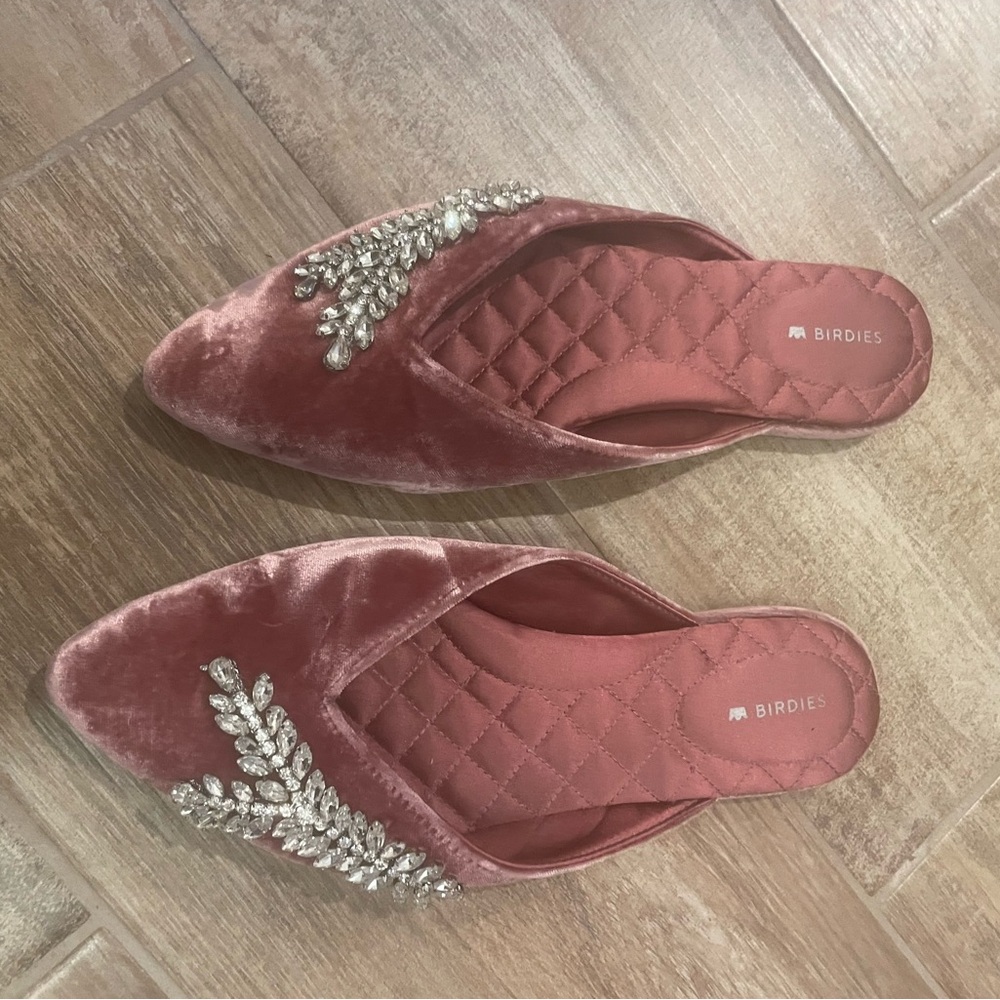 Birdies Mauve Velvet Jeweled Pointed Toe Mules, excellent condition - Picture 2 of 5